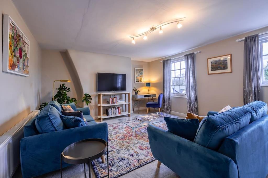 Beautiful & Spacious Retreat In Winchester Exterior photo